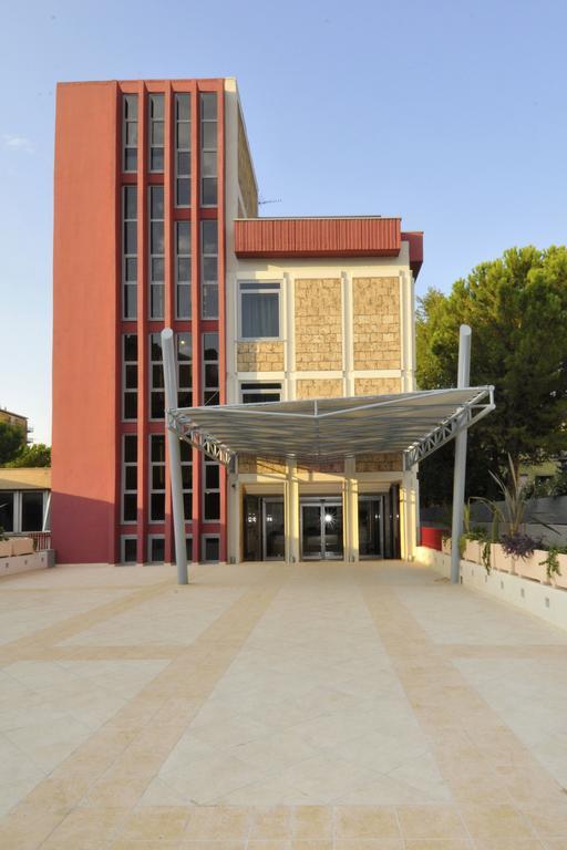 Residence Diamanterosso Терни Екстериор снимка