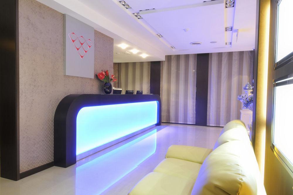 Residence Diamanterosso Терни Екстериор снимка