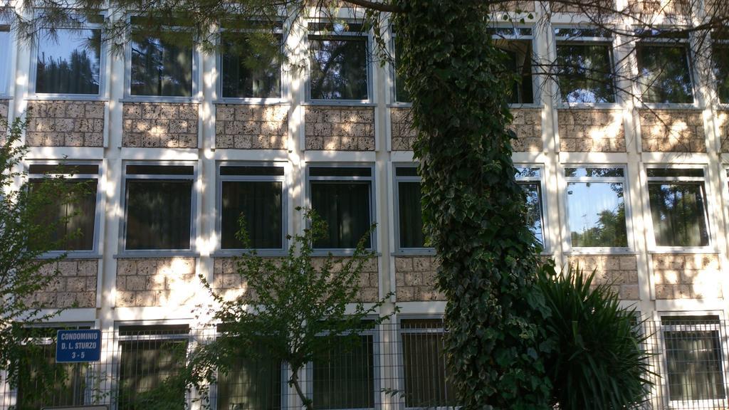 Residence Diamanterosso Терни Екстериор снимка