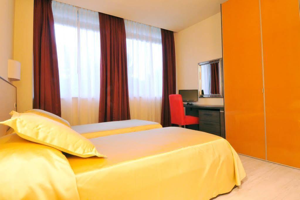 Residence Diamanterosso Терни Екстериор снимка